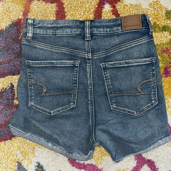 EXCELLENT DISTRESSED CONDITION SIZE 6 AMERICAN EAGLE CURVY HI-RISE SHORTIE - Picture 2 of 8